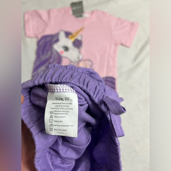Little Maven NWT Unicorn Graphic size 2T Tshirt & shorts 2 piece set outfit - Picture 3 of 4